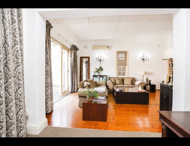 4 BEDROOM FREEHOLD FOR SALE IN ESSENWOOD